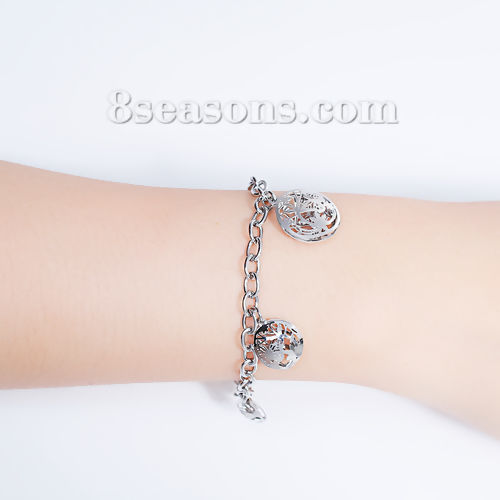 Picture of 304 Stainless Steel Bracelets Silver Tone Round Flower 20cm(7 7/8") long, 1 Piece