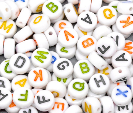 Picture of Acrylic Spacer Beads Round White At Random Mixed Alphabet/ Letter "A-Z" About 7mm Dia, Hole: Approx 1mm, 500 PCs