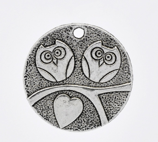 Picture of Antique Silver Color Owl Pattern Halloween Ornaments Pendants 25mm Dia. sold per packet of 20