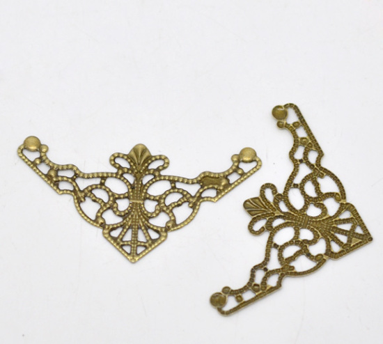 Imagen de Resultados de adornos Filigrana Estampación Aleación del Metal Del Zinc de Triángulo ，Tono Bronce Hueco Diámetro:48mm(1 7/8") x 26mm(1"), 50 Unidades