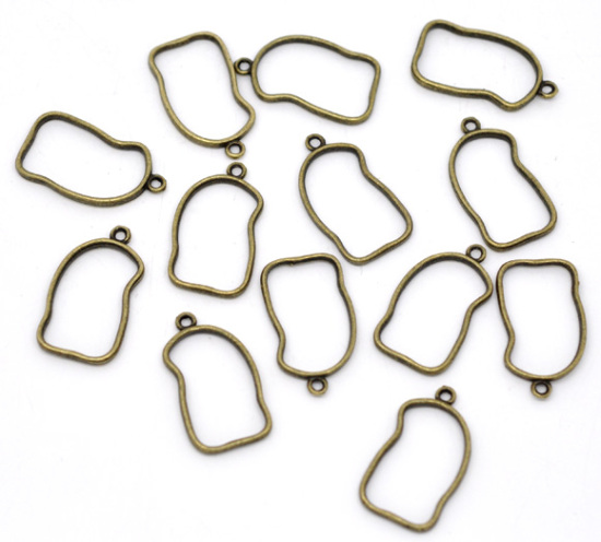 Immagine di Lega di Zinco Charms Irregolare Bronzo Antico Filigrana 27mm x 16mm , 50 Pz