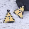 Imagen de Zamak Colgantes Triángulo Negro Amarillo Signo de Interrogación Esmalte 30mm x 26mm, 5 Unidades
