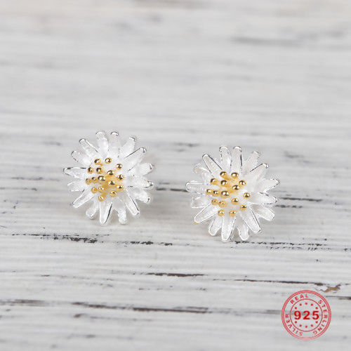 Picture of Sterling Silver Ear Post Stud Earrings Silver Daisy Flower 8mm( 3/8") x 8mm( 3/8"), Post/ Wire Size: (21 gauge), 1 Pair