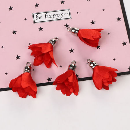 Image de Pendentifs en Tissu Franges Pompons Glands Fleurs Argent Mat Rouge Env. 33mm x 25mm, 20 Pcs