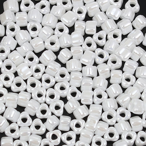 Picture of (Japan Import) Glass Triangle Seed Beads White Pearl Luster About 4.7mm x 4.4mm, Hole: Approx 1.7mm x 1.5mm, 10 Grams (Approx 11 PCs/Gram)