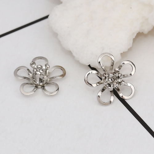 Image de Coupelles en Laiton Fleur Argent Mat (Apparié à Perle: 10mm Dia) 12mm x 12mm, 10 Pcs                                                                                                                                                                          