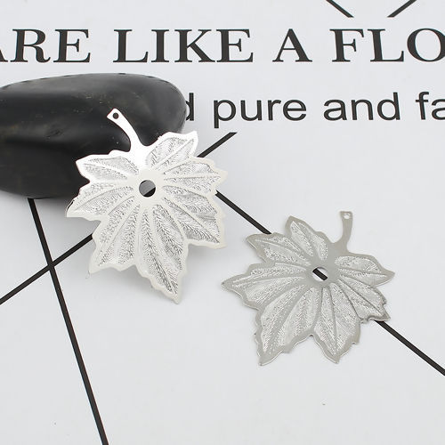 Imagen de Hierro Colgantes Hoja Tono de Plata Filigrana Estampación 37mm x 30mm, 10 Unidades