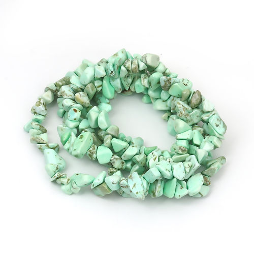 Image de (Classement B) Perles en Turquoise Synthétique (Teint) Irrégulier Vert Clair 13mm x 8mm - 6mm x 5mm, Trou: env. 0.7mm, 84cm long, 1 Enfilade