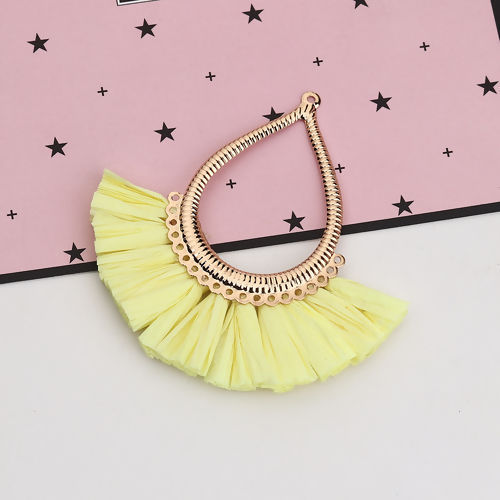 Image de Pendentifs Franges en Alliage de Fer & Raphia Goutte d'Eau Doré Jaune Fait Main Env. 7.5cm x 7cm - 7.5cm x 6.5cm, 2 Pcs