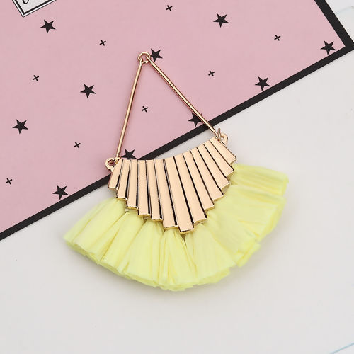 Image de Pendentifs Franges en Alliage de Fer & Raphia Losange Rayées Doré Jaune Fait Main Env. 8.5cm x 7cm - 8cm x 7cm, 2 Pcs
