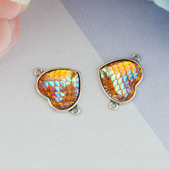 Bild von Zinklegierung & Harz Meerjungfrau/Drachen Fischschuppen Verbinder Herz Antiksilber Orange AB Farbe, 24mm x 17mm, 10 Stück