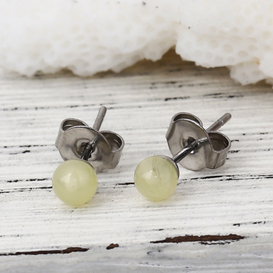 Immagine di 316 Acciaio Inossidabile & Resina Orecchini a Perno Tono Argento Verde Chiaro Palla 4mm Dia., Posta / Filo Dimensione: (21 misura), 1 Paio”