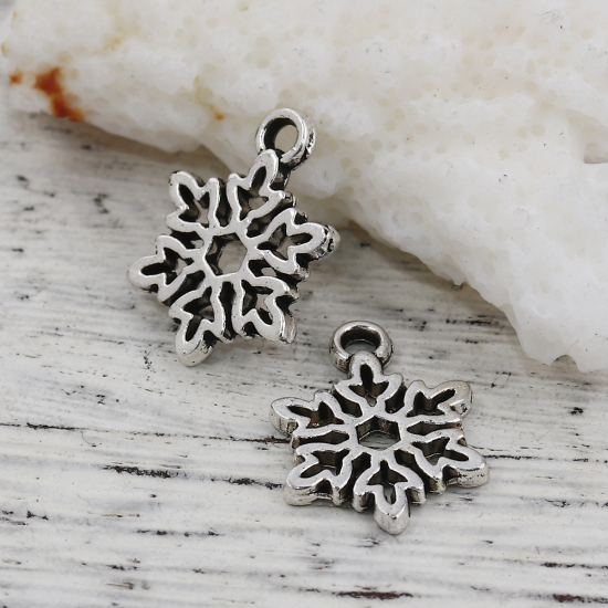 Bild von Zinklegierung Charms Weihnachten Schneeflocke Antiksilber 15mm x 11mm, 100 Stück