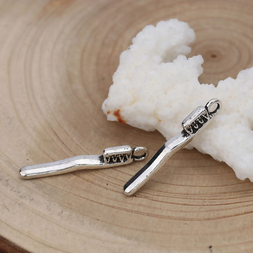 Imagen de Zamak Colgantes Charms Cepillo de dientes Plata Antigua 29mm x 5mm, 50 Unidades