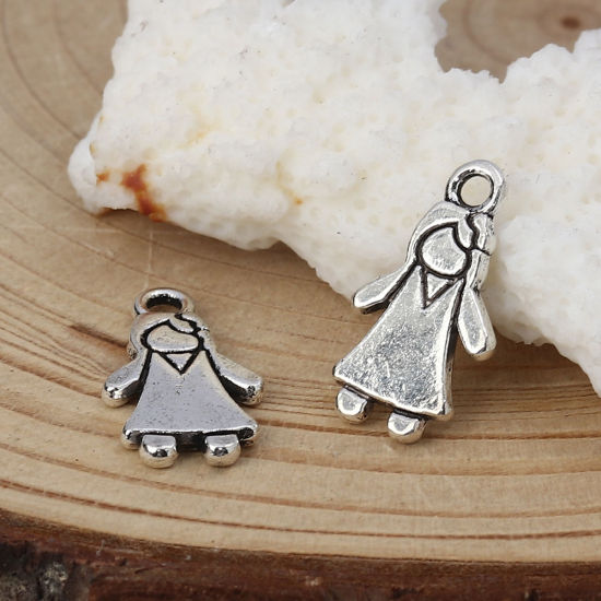 Bild von Zinklegierung Charms Mädchen Antiksilber 18mm x 10mm, 100 Stück