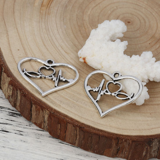 Image de Pendentifs en Alliage de Zinc Cœur Electrocardiogramme Argent Vieilli 31mm x 25mm, 30 Pcs