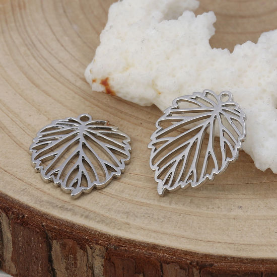 Bild von Zinklegierung Charms Blätter Silberfarbe 22mm x 18mm, 20 Stück