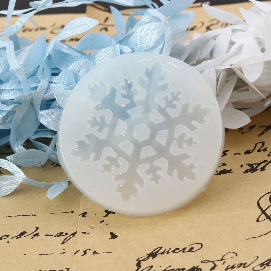 Picture of Silicone Resin Mold For Jewelry Making Round White Christmas Snowflake 5.2cm(2") Dia., 2 PCs