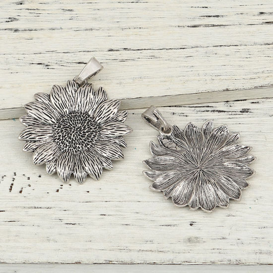 Imagen de Zamak Colgantes Girasol Plata Antigua 70mm x 57mm, 2 Unidades