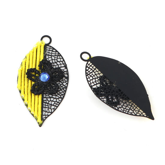 Imagen de Latón Colgantes Negro Amarillo Hoja Flor Filigrana Estampación Azul Rhinestone 37mm x 19mm, 2 Pares