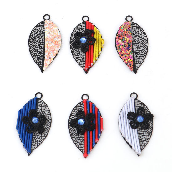 Imagen de Latón Colgantes Negro Azul Marino Hoja Flor Filigrana Estampación Azul Rhinestone 37mm x 19mm, 2 Pares