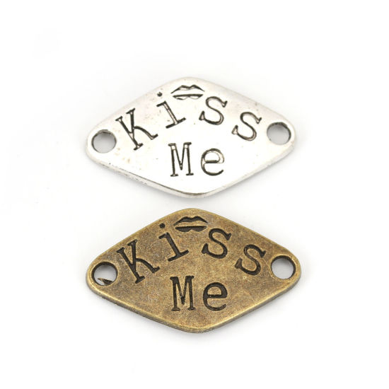 Image de Connecteurs en Alliage de Zinc Losange Bronze Antique Gravé Caractère " KISS ME " 33mm x 20mm, 20 Pcs