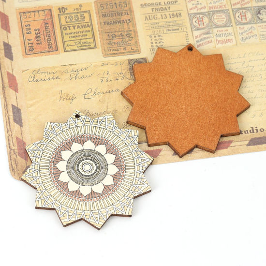 Immagine di Legno Ciondoli Fiore Beige 60mm x 60mm, 10 Pz