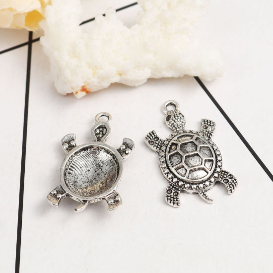 亜鉛合金 海ジュエリー ペンダント 海亀 銀古美 ( ss7  ss5ポイントバック・ラインストーンに適応) 33mmx 19mm、 10 個 の画像