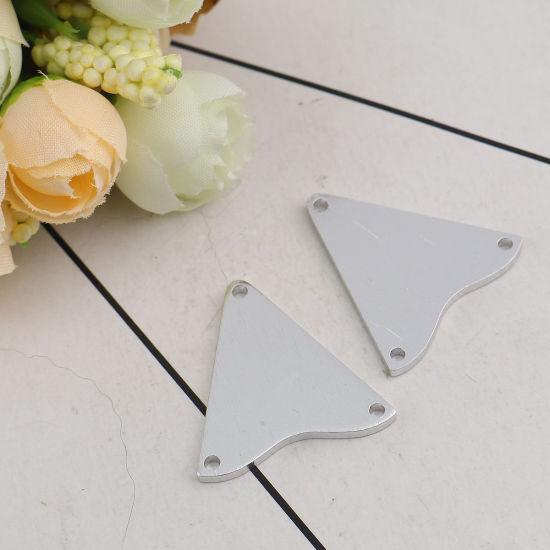 Imagen de Aleación de Aluminio Conectores Triángulo Tono de Plata 28mm x 28mm, 5 Unidades