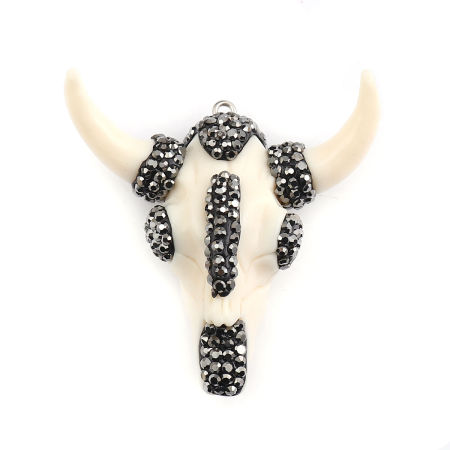 Image de Pendentifs Style Bohème en Résine Micro Pave Crème Tête de Bœuf à Strass Gris Foncé 50mm x 49mm, 1 Pièce