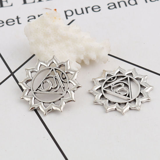 Bild von Zinklegierung Yoga Heilung Charms Antiksilber Halschakra 28mm x 28mm, 10 Stück