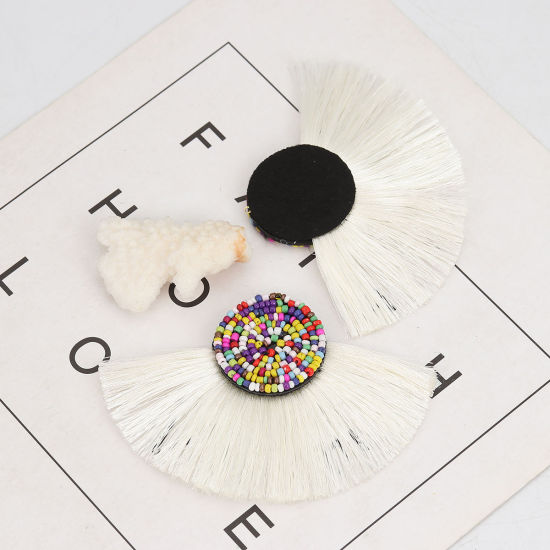 Immagine di Vetro & Poliestere Nappine Ciondoli Mezzo Tondo Bianco Sporco 10cm x 7cm, 3 Pz