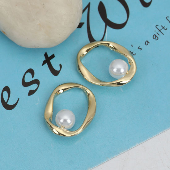 亜鉛合金 チャーム 環状 金メッキ 白 アクリル模造真珠 25mmx 20mm、 10 個 の画像