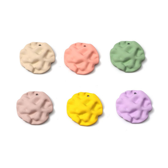 Imagen de Zamak Martillado Colgantes Charms Ronda Off-white 24mm x 23mm, 10 Unidades