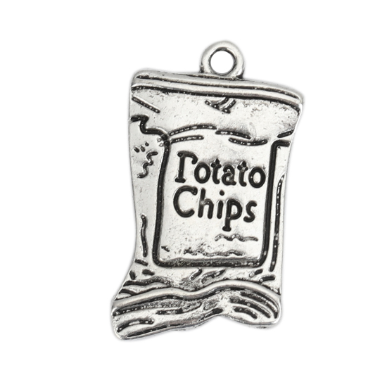 Imagen de Zamak Colgantes Charms Plata Antigua Mensaje " Potato Chips " 26mm x 15mm, 10 Unidades