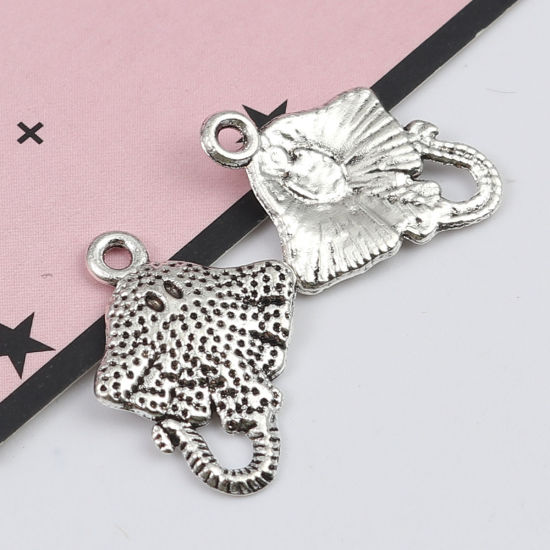 Imagen de Zamak Joyería del océano Colgantes Charms Pez Plata Antigua 20mm x 15mm, 60 Unidades