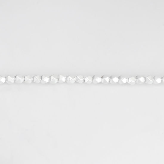 Bild von (Klasse B) Hämatit ( Natur ) Perlen Polygon Silbrig ca. 3mm x 3mm, Loch:ca. 1mm, 40.5cm - 40cm lang, 1 Strang (ca. 132 Stück/Strang)