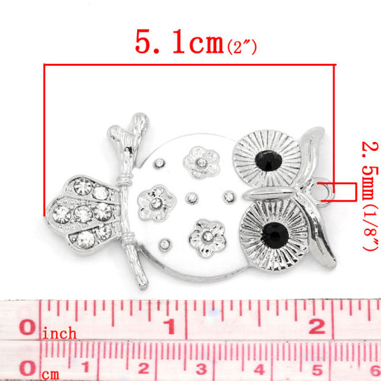 Bild von Zinklegierung Charm Anhänger Tier Eule Silberfarbe Weiß Emaille mit Strass 5.1cm x 3.2cm, 3 Stücke