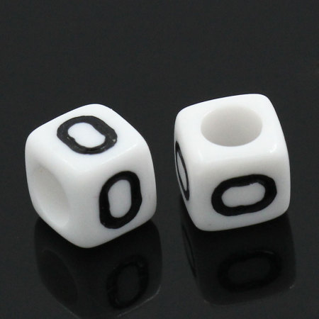 Immagine di Acrilato Separatori Perline Quadrato Cubo Bianco Lettera "O" Disegno Circa 6mm x 6mm, Foro: Circa 3.5mm, 500 Pz