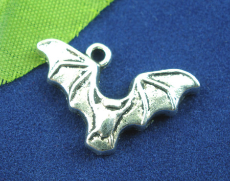Imagen de Colgantes Aleación  Halloween Murciélago Plata Antigua Rhinestone 23mm x 15mm, 30 Unidades