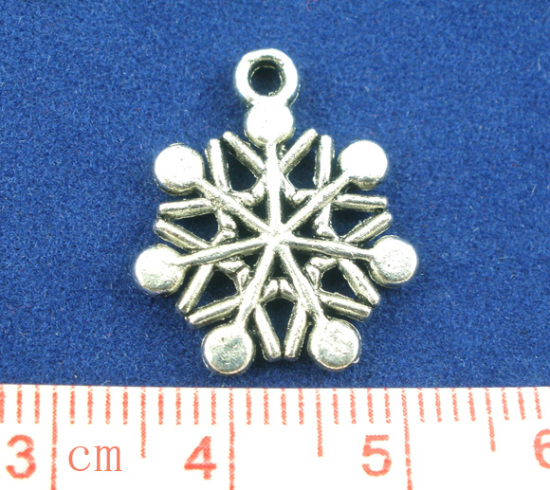 Picture of 40PCs Antique Silver Color Christmas Snowflake Pendants 20x16mm