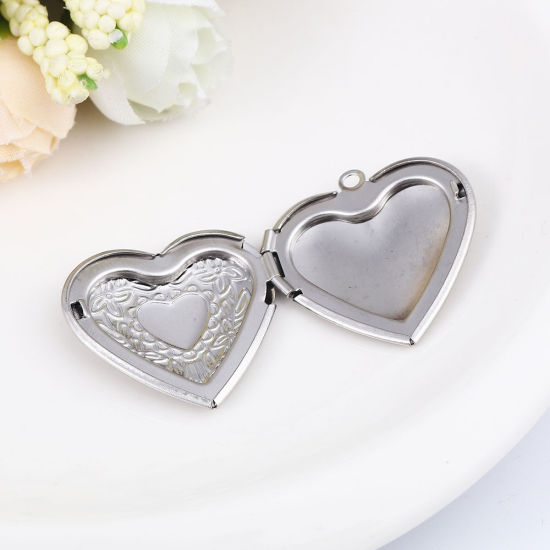 Picture of 304 Stainless Steel Charms Heart Silver Tone Carved Pattern (Fits 21mmx17mm) 29mm x 29mm, 1 Piece