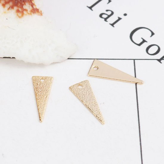 Image de Breloques en Laiton Triangle Plaqué Or Véritable 18K 13mm x 5mm, 5 Pcs