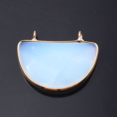 Image de (Classement A) Pendentifs en Opale ( Synthétique ) Demi-Rond Blanc 3.2cm x 2.6cm, 1 Pièce