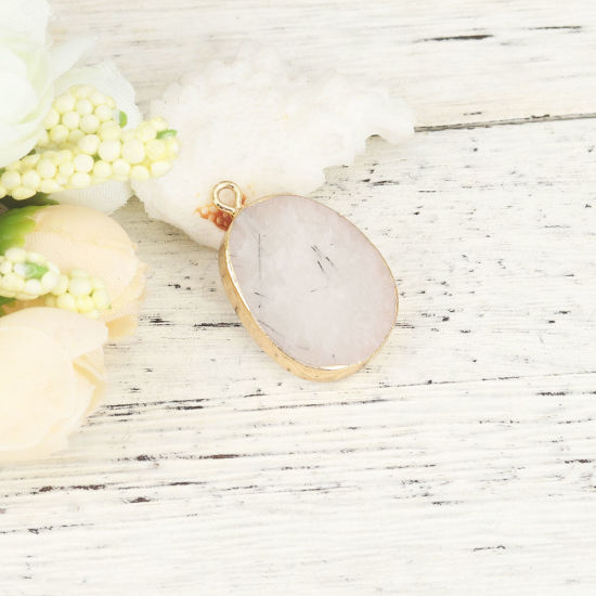 Bild von (Klasse B) Quarz Rock Kristall ( Natur ) Anhänger Oval Vergoldet Weiß 3cm x 2cm, 1 Stück