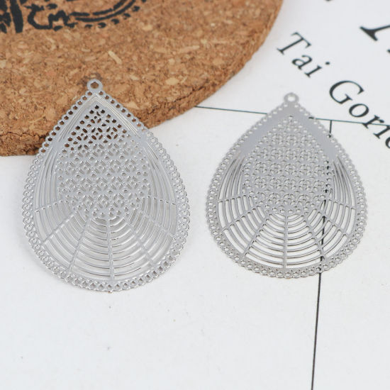真鍮 透かしパーツ ペンダント シルバートーン 滴 ドロップ 4.2cm x 2.7cm、 10 個 の画像