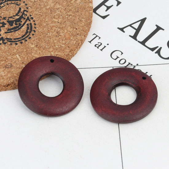 Изображение Деревянные Подвески " Кольцо " Коричневый с красным ажурная резьба 3см диаметр, 10 ШТ
