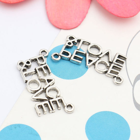 亜鉛合金 コネクターパーツ 銀古美 文字 " LOVE & PEACE " 28mm x 13mm、 20 個 の画像