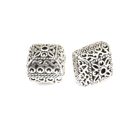 Bild von Zinklegierung Zwischenperlen Spacer Perlen Quadrat Antiksilber Geschnitzte Muster ca. 14mm x 14mm, Loch:ca. 1.8mm, 5 Stück