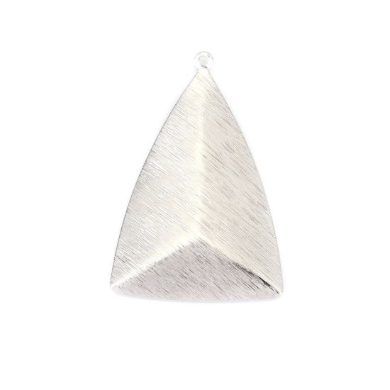 Image de Pendentifs Série Géométrie en Laiton Triangle Argent Mat Tréfilage 41mm x 27mm, 5 Pcs                                                                                                                                                                         